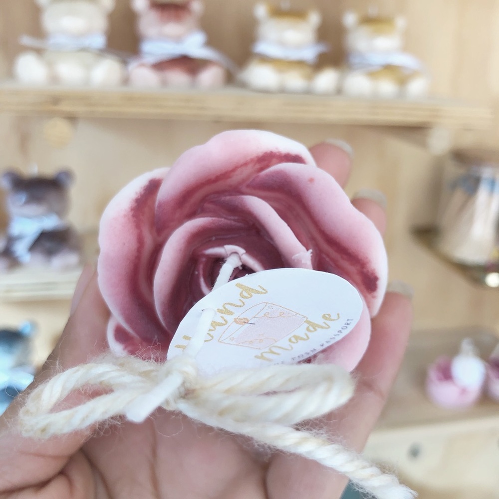 SOLD OUT ❤️Rose Candle - Picture 2 of 6